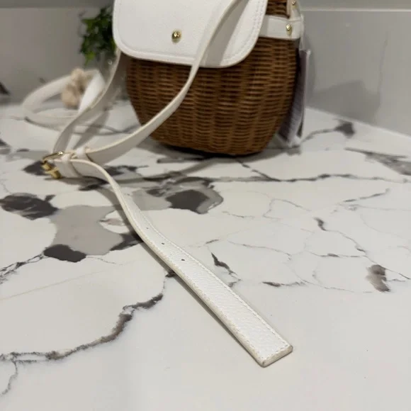 Tommy Bahama bag rattan wicker white bag White and Brown Woven Crossbody Bag - Picture 3 of 10